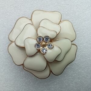 Vintage Floral Brooch Camellia Rose Ivory Enamel & Rhinestone Center In Gold